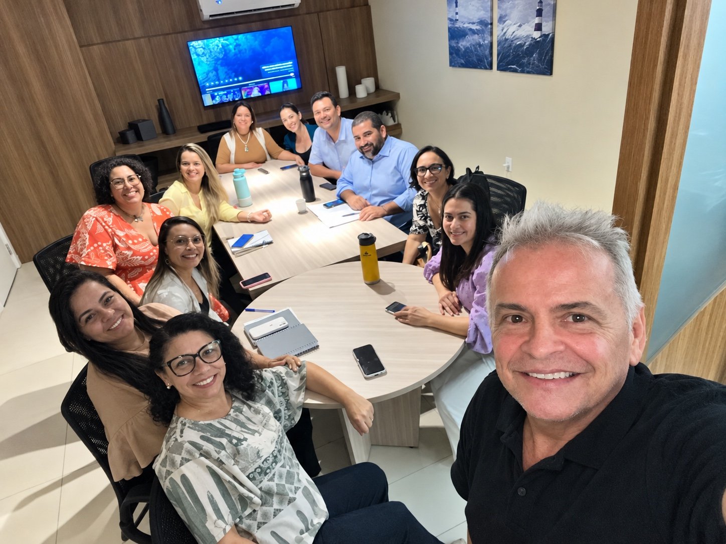 Grupo reunido durante encontro de formação do projeto